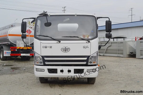 FAW Jiefang Hu VH 120 hp 4X2(6 wheels) Fuel Tanker Truck (Shuangda Brand) Exterior (2) | 86Trucks