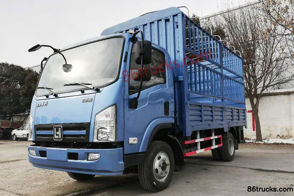 Aerospace Linghe Qihangxing 117 hp 4X2(6 wheels) 4.17m single-row stake truck Exterior (3) | 86Trucks