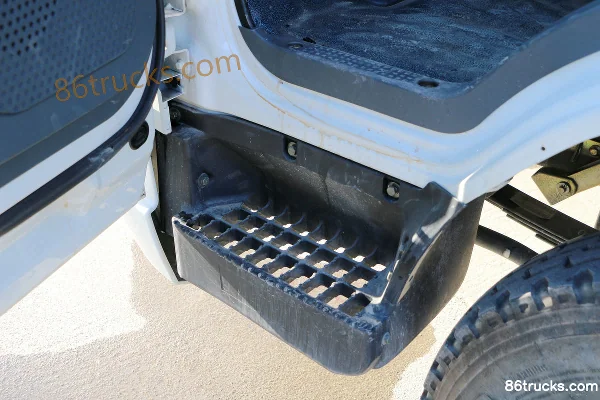 Dayun Aopuli 116ch 4X2(6 roues) Cleaning and Suction Truck (Yandi Brand) Cabine (3) | 86Trucks