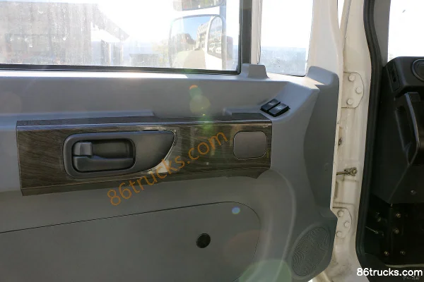 Dongfeng Tianlai 140hp 2-seat Manual Panel Van Cab (2) | 86Trucks