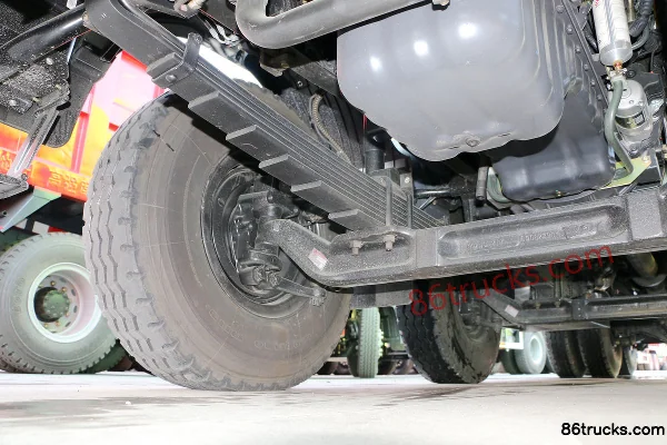SAIC Hongyan New King Kong M500 330hp 8X4(12 wheels) 7.2m LNG Dump Truck Chassis (2) | 86Trucks