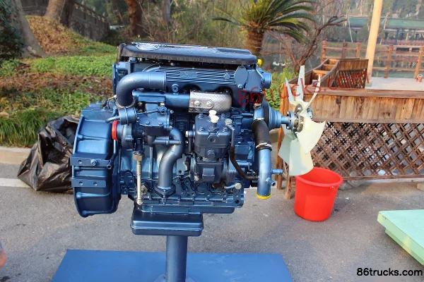 Weichai WP4.1Q140E50 140 hp 4.1L China V Diesel Engine Exterior (2) | 86Trucks