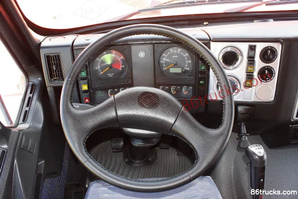 Sinotruk Yuanwei Heavy Truck 350 hp 6X4(10 roues) LNG Tractor Truck Cabine (3) | 86Trucks