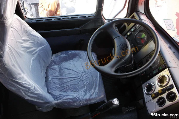 Sinotruk Yuanwei Heavy Truck 350 hp 6X4(10 roues) LNG Tractor Truck Cabine (1) | 86Trucks