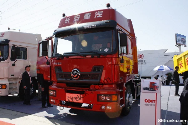 Sinotruk Yuanwei Heavy Truck 350 hp 6X4(10 roues) LNG Tractor Truck Extérieur (3) | 86Trucks