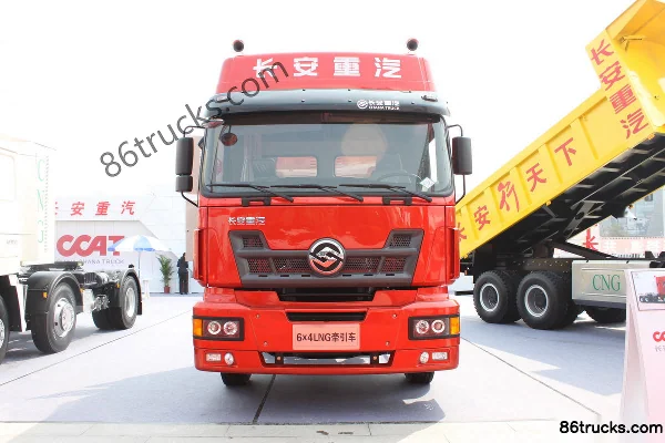 Sinotruk Yuanwei Heavy Truck 350 hp 6X4(10 wheels) LNG tractor truck Exterior