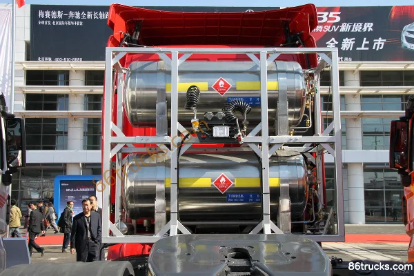 Beiben V3 Heavy Truck 330hp 6X4(10 wheels) LNG Tractor Truck Chassis (3) | 86Trucks
