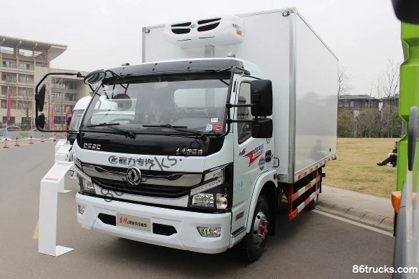 Dongfeng Kaipute K6 150hp 4X2(6 wheels) 4m Single Row Refrigerated Truck Exterior (3) | 86Trucks