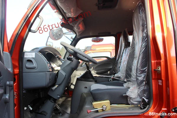 Dongfeng Lituo T15 129hp 4X2(6 wheels) 3.7m dump truck Cab (2) | 86Trucks