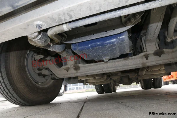 Dongfeng Liuqi Chenglong T7 Heavy Truck 550 hp 6X4(10 wheels) Long-Nose Tractor Truck Chassis (3) | 86Trucks