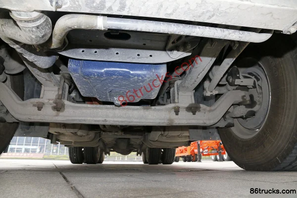 Dongfeng Liuqi Chenglong T7 Heavy Truck 550 hp 6X4(10 wheels) Long-Nose Tractor Truck Chassis (1) | 86Trucks