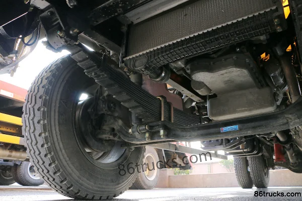 Dongfeng Furuika R7 143hp 4X2(6 wheels) 5.1m dump truck Chassis (2) | 86Trucks