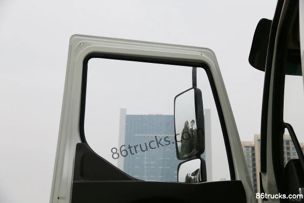 Dongfeng Liuqi Chenglong H5 330hp 8X4(12 wheels) 7.73m³ concrete mixer truck (10-speed) Cab (2) | 86Trucks