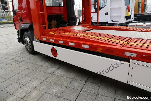 Dongfeng Liuqi Chenglong H5 260hp 4X2(6 wheels) AMT Automatic Hook Lift Cargo Truck Chassis (1) | 86Trucks