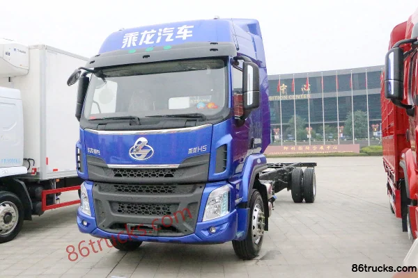 Dongfeng Liuqi Chenglong H5 Medium Truck 220 hp 4X2(6 wheels) 9.8m Van Cargo Truck Exterior (3) | 86Trucks