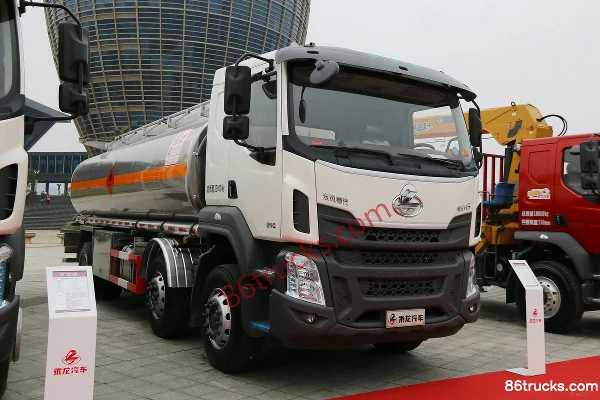 Dongfeng Liuqi Chenglong H5 240 hp 6X2(8 wheels) Fuel Tank Truck (Chufei Brand) Exterior