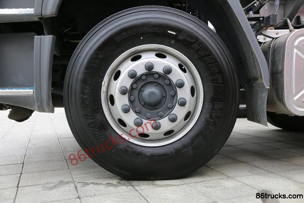 Dongfeng Liuqi Chenglong H5 240 ch 6X2(8 roues) camion citerne à carburant (marque Chufei) Châssis (3) | 86Trucks