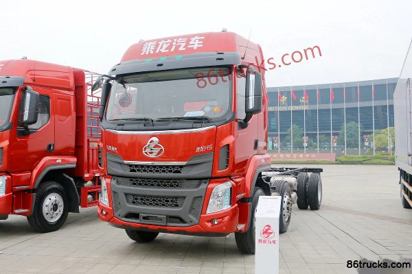 Dongfeng Liuqi Chenglong H5 Medium Truck 240 hp 6X2(8 wheels) 9.6m Van Cargo Truck Chassis Exterior (3) | 86Trucks