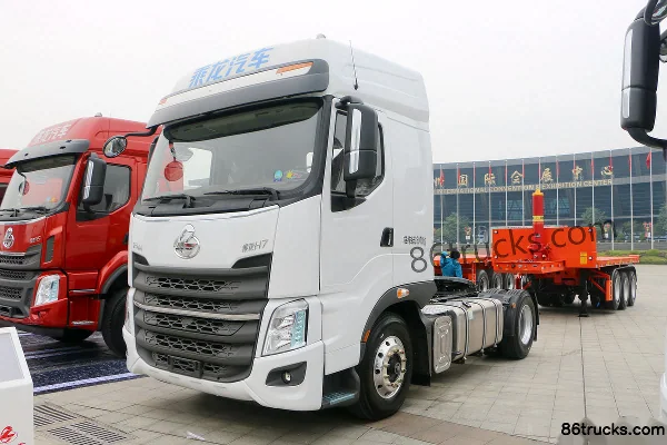 DongfengLiuqi Chenglong H7 Heavy Truck 460 hp 4X2(6 wheels) Tractor Truck Exterior (3) | 86Trucks