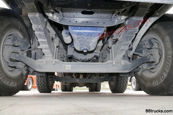 Dongfeng Liuqi Chenglong H7 Composite Edition 12.9L Diesel 600 hp 8X4(12 wheels) Fast Gear 13-speed 7.2m Dump Truck Chassis (1) | 86Trucks