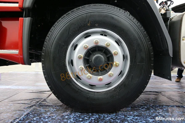 Dongfeng Liuqi Chenglong H5 heavy truck lightweight version 430hp 6X4(10 wheels) tractor truck Chassis (3) | 86Trucks