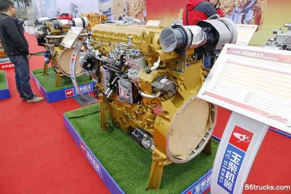 United Power YC6K1349-50 490 ch 13L China V moteur diesel Extérieur (3) | 86Trucks