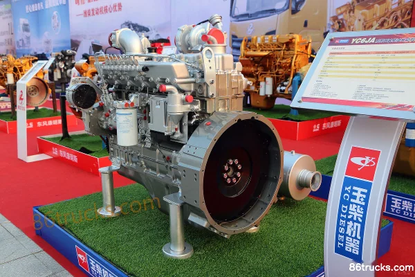 Yuchai YC6JA220-50 220 hp 6.87L China V Diesel Engine Exterior (3) | 86Trucks