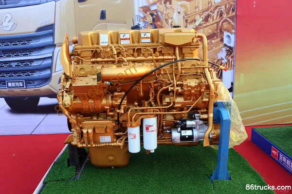 Dongfeng ISZ520 51 520 hp 13L China V Diesel Engine Exterior (2) | 86Trucks