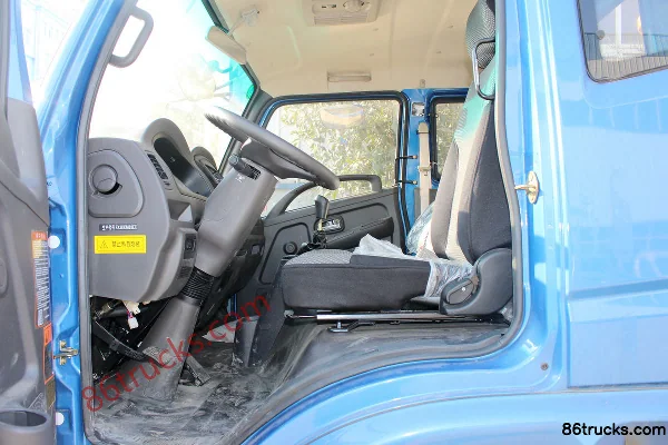 Feidi Aochi X3 156 hp 4X2(6 wheels) truck-mounted crane Cab (3) | 86Trucks