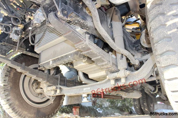Feidi Aochi X3 156 hp 4X2(6 wheels) truck-mounted crane Chassis (2) | 86Trucks