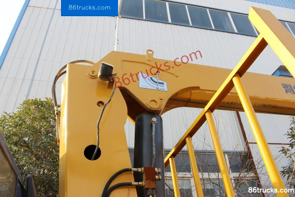 Feidi Aochi X3 156 hp 4X2(6 wheels) truck-mounted crane Body (2) | 86Trucks