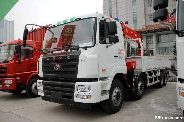 Hualing Heavy Truck 345 hp 8X4(12 wheels) 8 m Truck-Mounted Crane Exterior (3) | 86Trucks