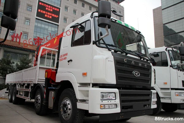 Hualing Heavy Truck 345 hp 8X4(12 wheels) 8 m Truck-Mounted Crane Exterior