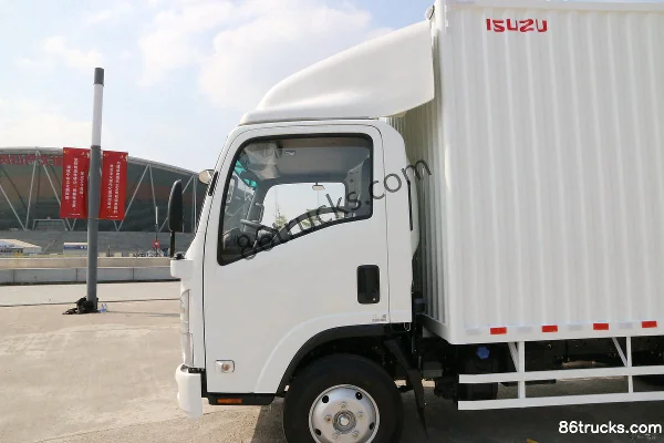 Qingling Isuzu KV600 130hp 4X2(6 wheels) 4.17m Single Row Van Light Truck Body (1) | 86Trucks