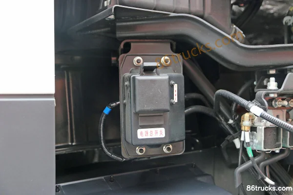 GAC HINO Série 700 camion lourd 420 ch 6X4(10 roues) tracteur routier (toit plat, double réservoir) Châssis (3) | 86Trucks