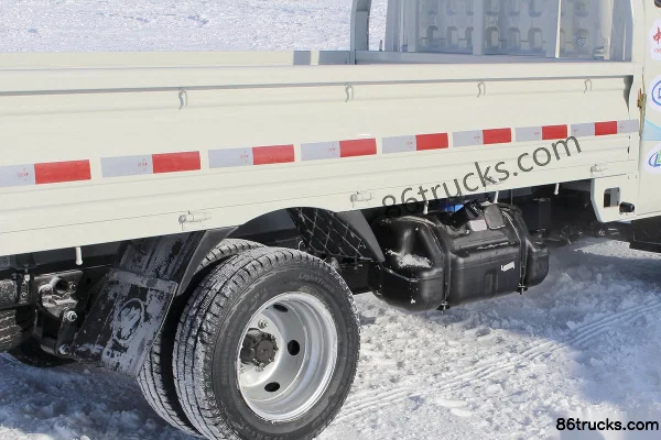 Foton Xiangling M1 1.2L 86 hp 4X2(6 wheels) Gasoline 3.05m semi-row flatbed micro truck (single rear tire) Body (1) | 86Trucks