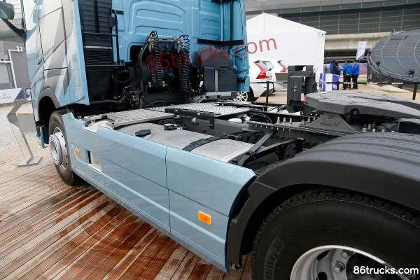Volvo New FH Heavy Truck Volvo Ocean Race Special Edition 500hp 4X2(6 wheels) Tractor Truck (FH500) Chassis (3) | 86Trucks