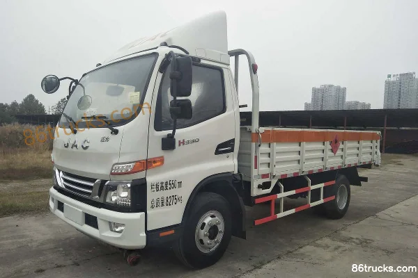 JAC Junling V6 130hp 4X2(6 wheels) 4.19m Gas Cylinder Transport Truck Exterior