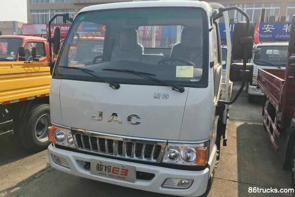 JAC Junling E3 95 hp 4X2(6 wheels) 3.7m single-row fence light truck Exterior (2) | 86Trucks