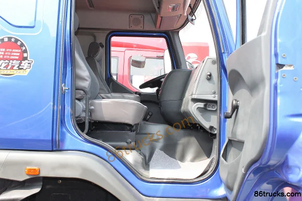 DongfengLiuqi Chenglong M3 camion moyen 160 ch 4X2(6 roues) camion porteur à grille 6,2 m Cabine (3) | 86Trucks