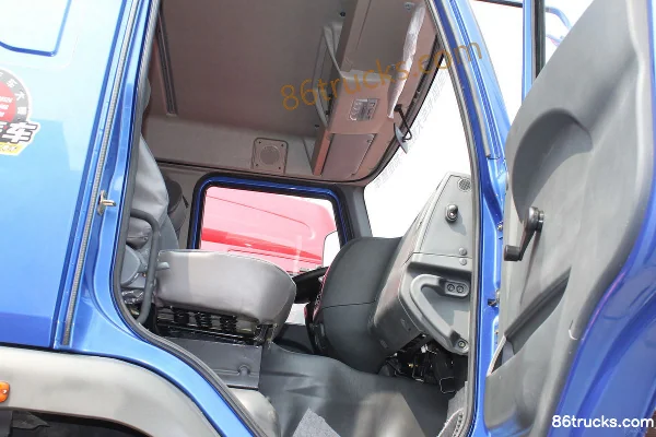 DongfengLiuqi Chenglong M3 camion moyen 160 ch 4X2(6 roues) camion porteur à grille 6,2 m Cabine (2) | 86Trucks