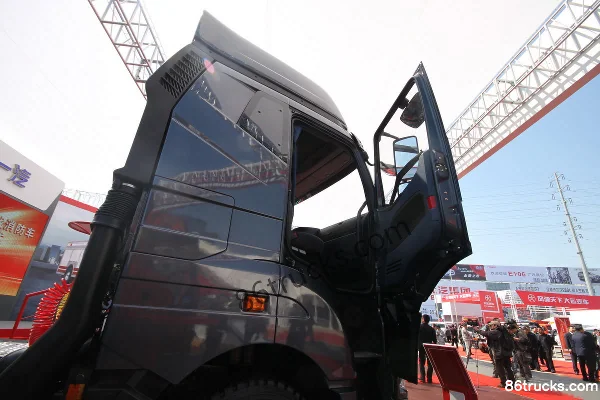 FAW Jiefang J6P Heavy Truck 420 hp 6X4(10 wheels) Tractor Truck (Flat Floor) Cab (1) | 86Trucks
