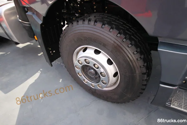 FAW Jiefang J6P Heavy Truck 420 hp 6X4(10 wheels) Tractor Truck (Flat Floor) Chassis (2) | 86Trucks