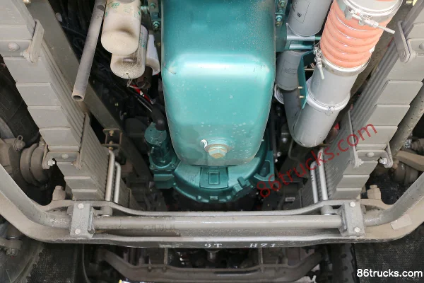Sinotruk HOWO camion lourd 380 ch 8X4(12 roues) camion benne 8,5 m Châssis (3) | 86Trucks