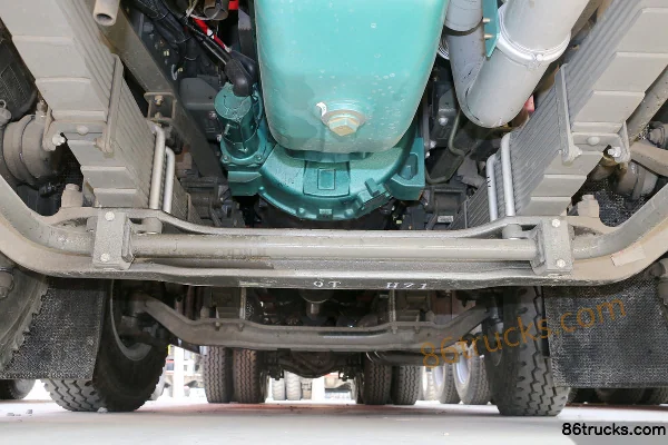 Sinotruk HOWO camion lourd 380 ch 8X4(12 roues) camion benne 8,5 m Châssis (2) | 86Trucks