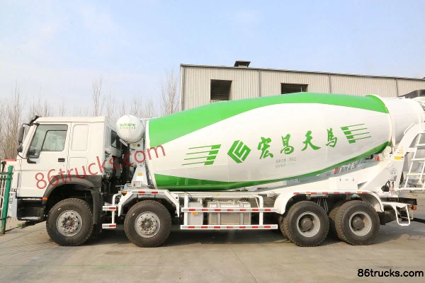 Sinotruk HOWO camion lourd 380 ch 8X4(12 roues) camion malaxeur 5,7 m³ (12 vitesses) Extérieur (3) | 86Trucks