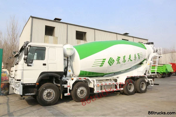 Sinotruk HOWO camion lourd 380 ch 8X4(12 roues) camion malaxeur 5,7 m³ (12 vitesses) Extérieur (2) | 86Trucks