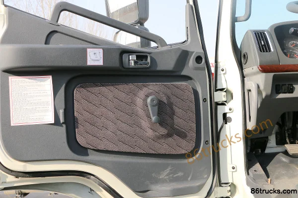 Foton Ruivo Medium Truck 170 hp 4X2(6 wheels) 6.7m van cargo truck Cab (1) | 86Trucks