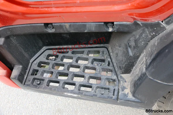 Sinotruk HOWO Tongshuai 154 hp 4X2(6 wheels) 4.15m single-row stake truck Cab (3) | 86Trucks