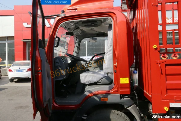 Sinotruk HOWO Tongshuai 154 hp 4X2(6 wheels) 4.15m single-row stake truck Cab (1) | 86Trucks